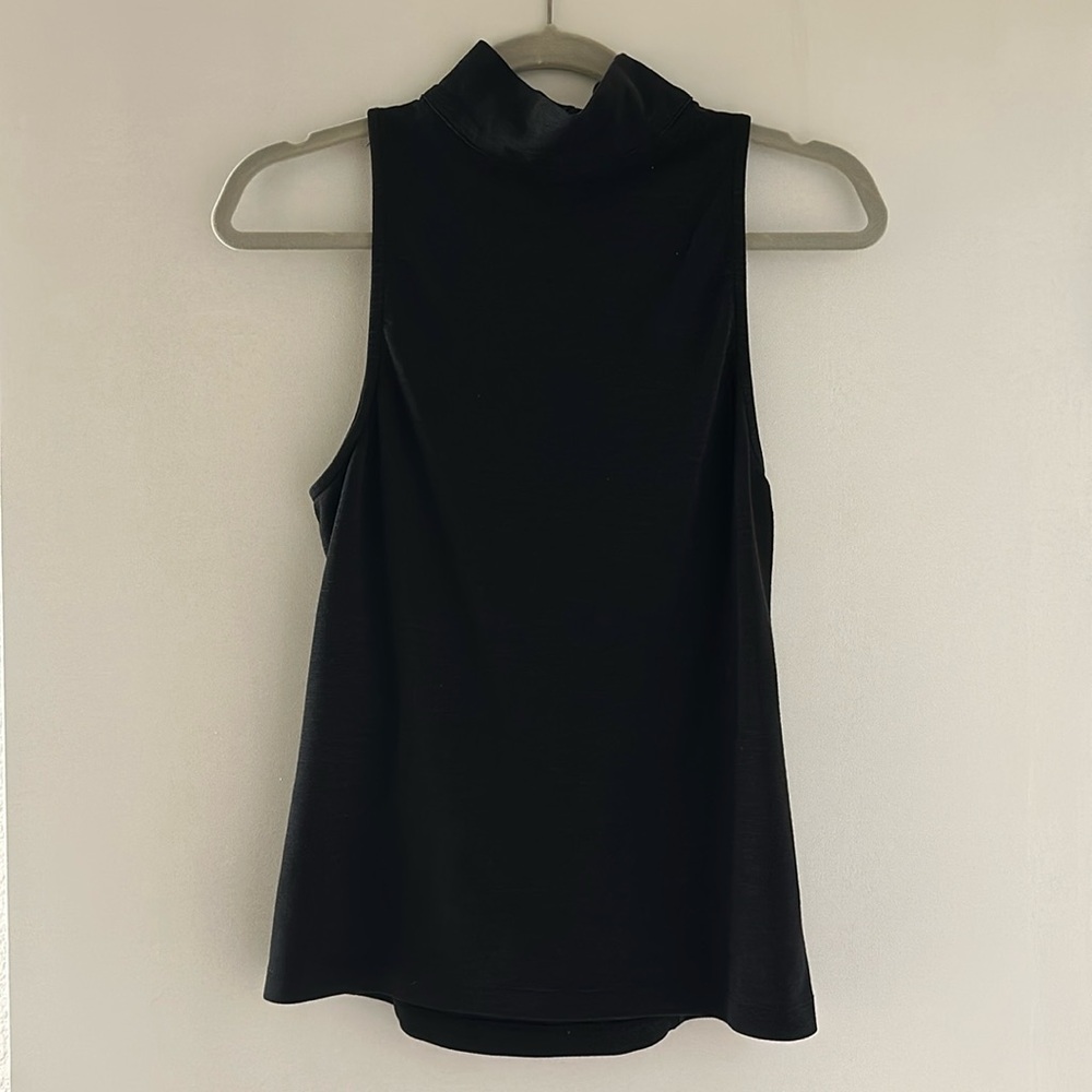 Free People cut out back tank top size S